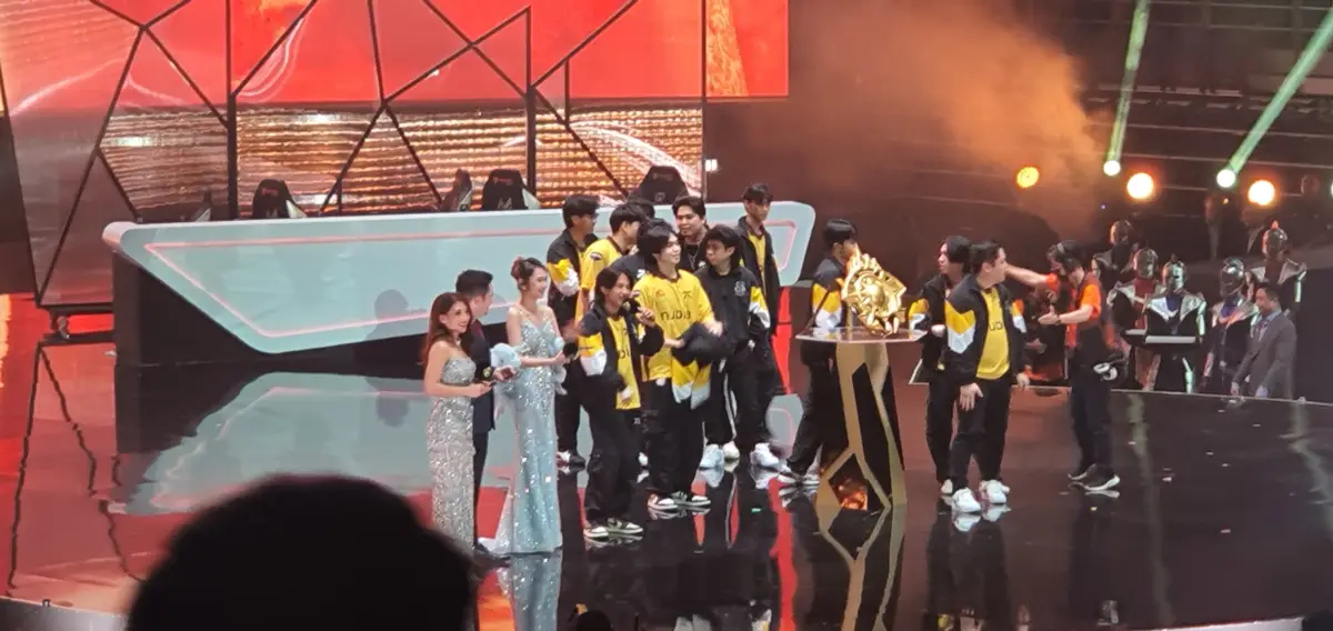 Fnatic ONIC PH Juara M6 MLBB 2024. (Foto: Indogamers.com/Ica)